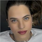 Laureata in sociologia e criminologia, diplomata in chimica e biotecnologie ambientali.